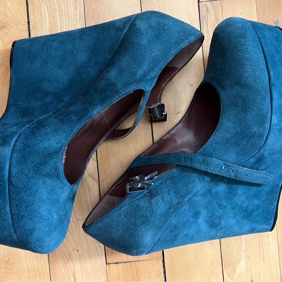 Cute blue suede women’s platform heels, size 37 (6.5 US) - Picture 3 of 6